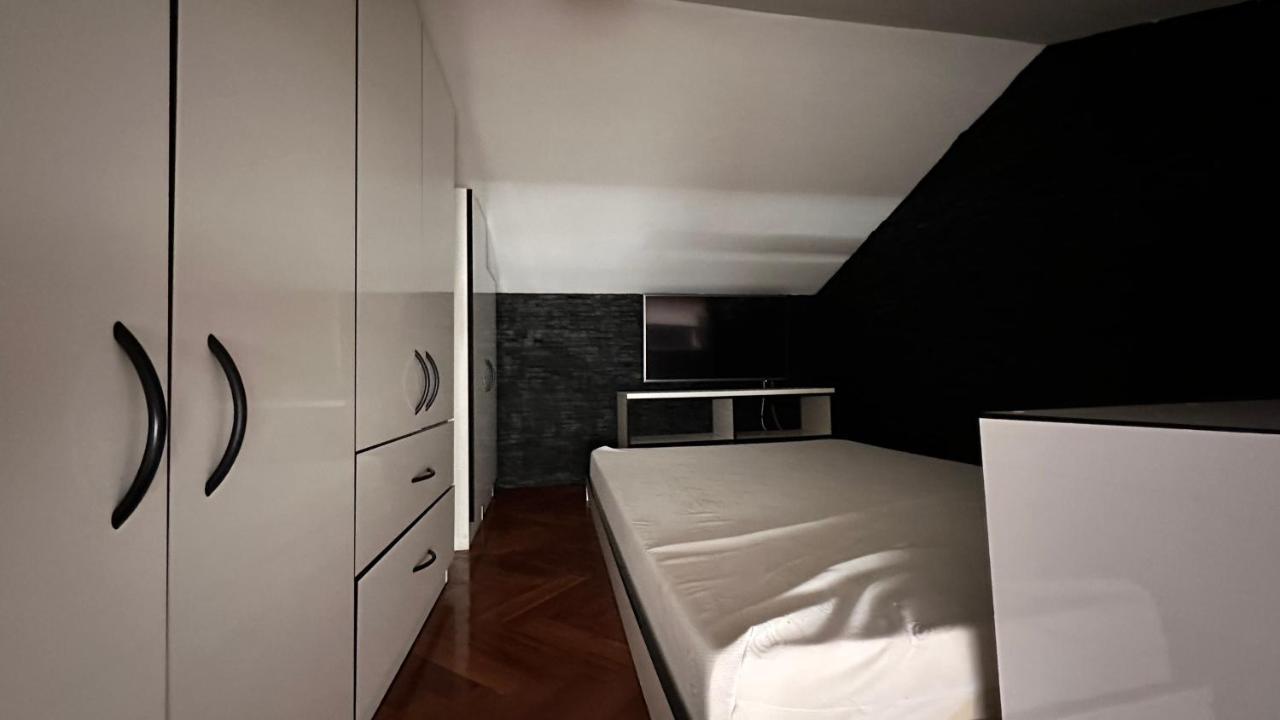 Mondern B&w Studio Zagreb